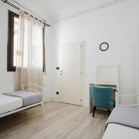 Apartment Faenza 79 Florence